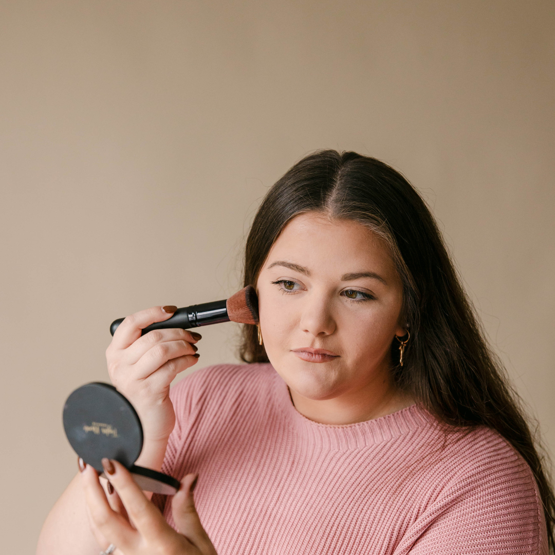 Pressed Bronzer : organic and lightweight