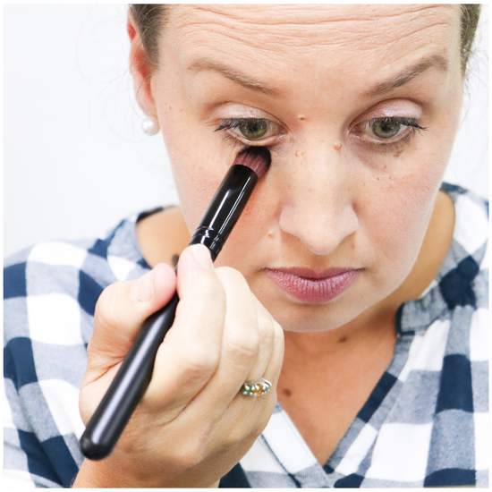 Load image into Gallery viewer, blurring concealer brush | taylor made organics
