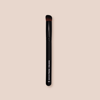 blurring concealer brush | Taylor Made Organics